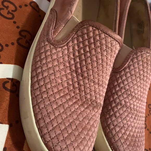 Pink call it spring shoe… - Picture 3 of 17